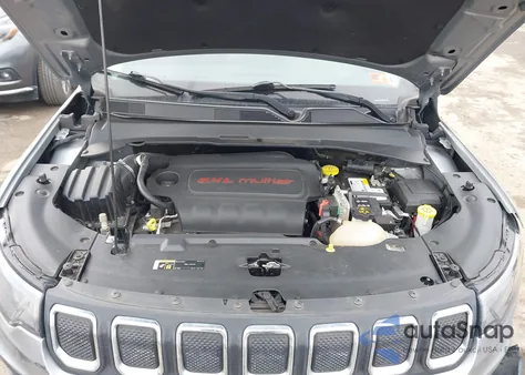 2022 Jeep Compass Latitude 4X4 z USA, uszkodzony, nr VIN 3C4NJDBB7NT168589